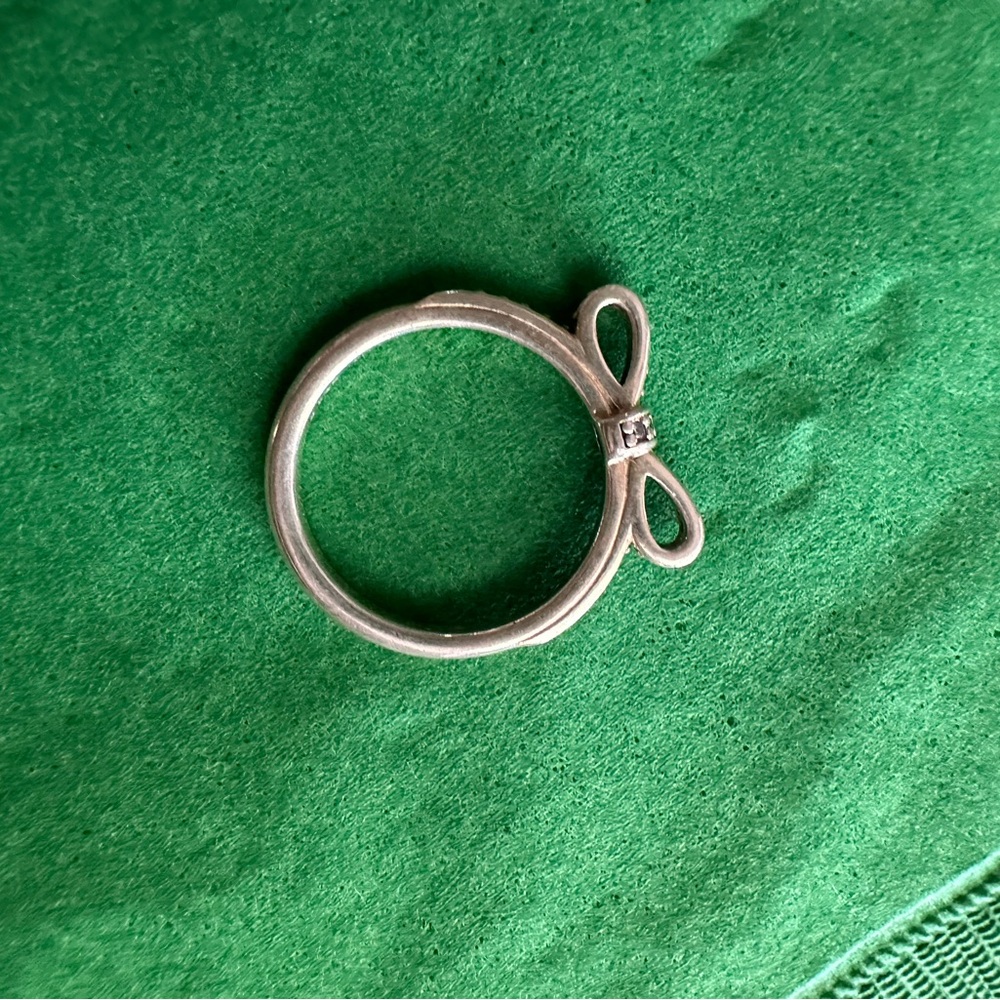 PANDORA Elegant Silver Bow Ring